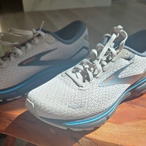 Brooks Men's Gray and Blue Athletic Shoes